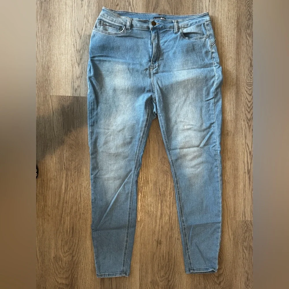 Women's Blue Jeans - Picture 1 of 4